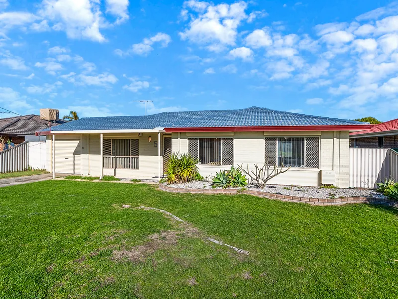 CHARMING WAIKIKI 3 x 1 PROPERTY! THIS ONE IS SURE TO GO QUICK!