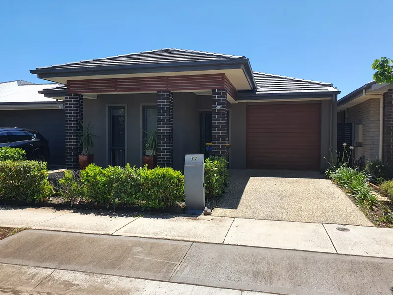 Stunning Family Home - very desirable locale - opposite park - minutes to shopping and transport - picture perfect