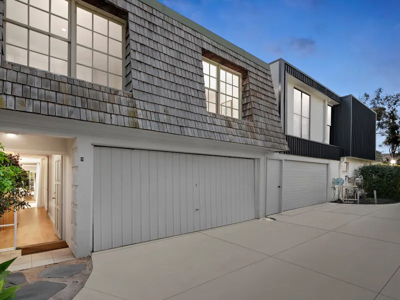 TOTALLY RENOVATED 3 BEDROOM + STUDY ENTERTAINERS DELIGHT