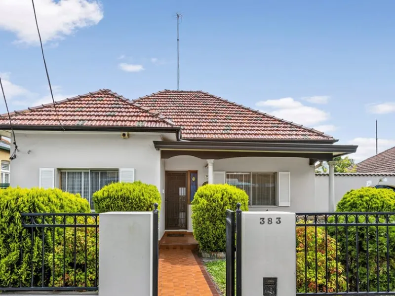 3 BEDROOM HOME IN PRIZED LOCATION