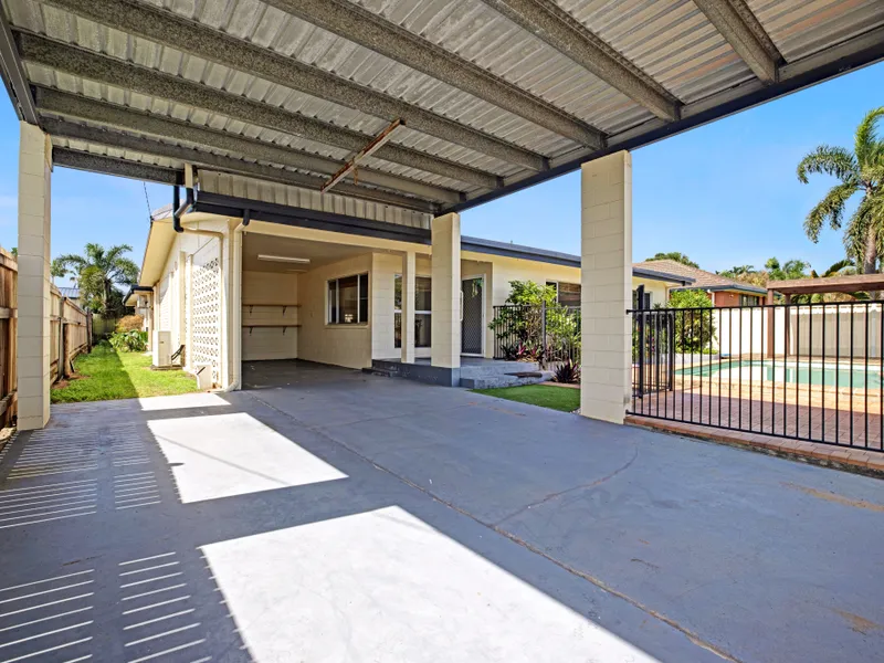 Family home with pool - look no further