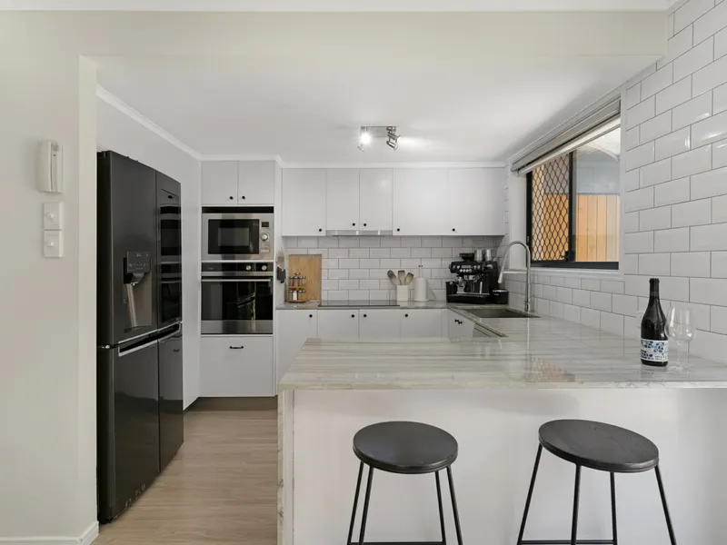 Exquisitely Presented 3 Bed 2 Bath Villa - Unbeatable Position in Classy, Small, Gated Community - Central to Every Amenity