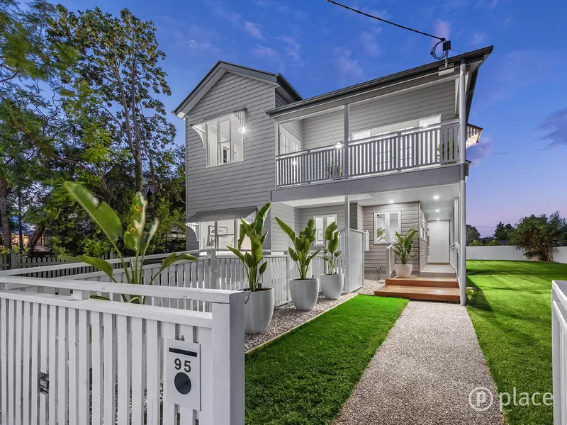 Entertainers’ Haven in Hawthorne’s River Avenue.