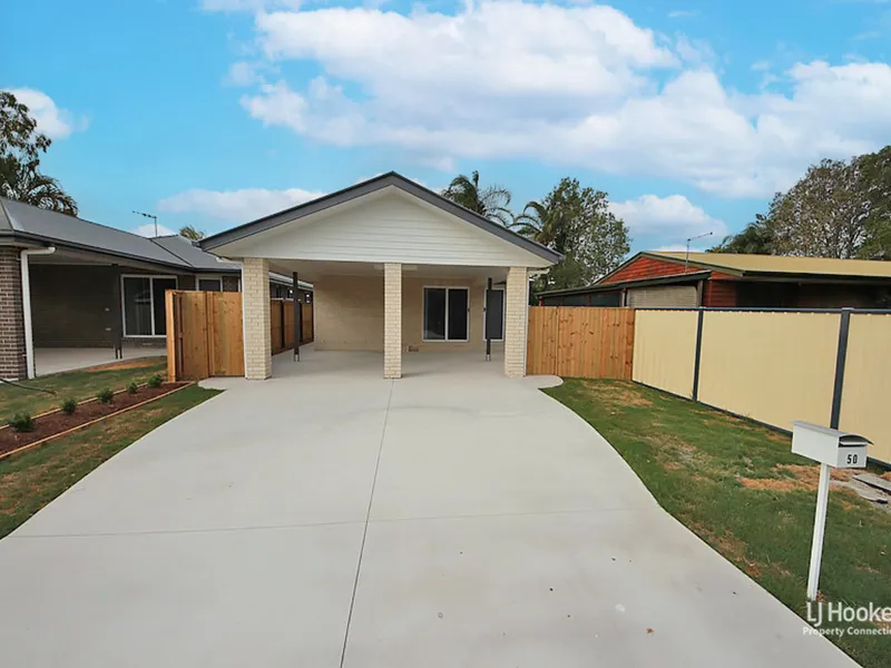 MANGO HILL VILLAGE. MODERN DUPLEX - ALL THE EXTRAS