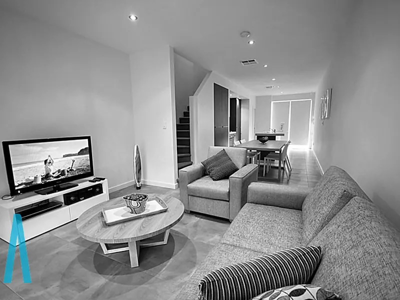 Stylish Blue Chip Investment in a Fantastic Near City Location