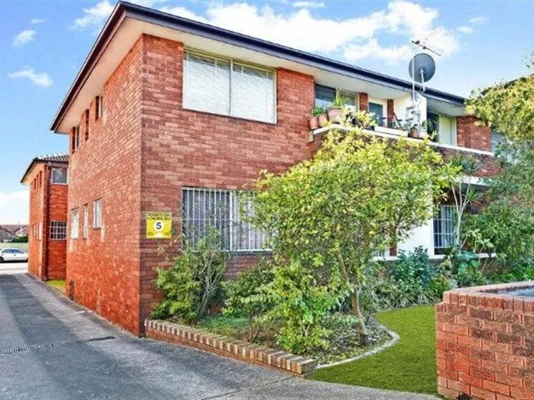 Spacious One Bedroom Unit
