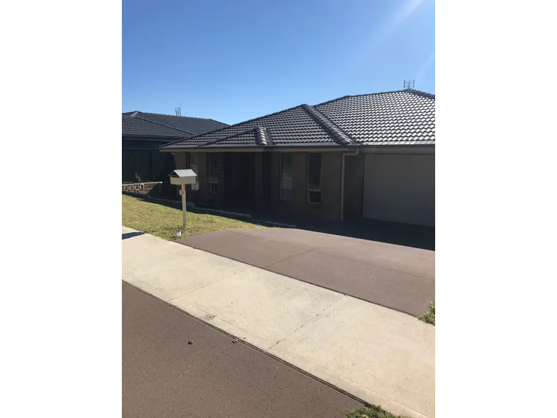 4 Bedroom Family Home in Morisset Park