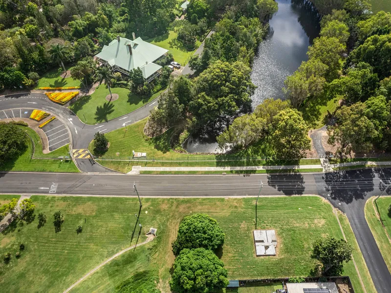 Corner Allotment In Fantastic Location