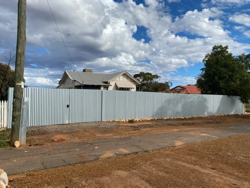 FULLY FENCED & SPACIOUS YARD