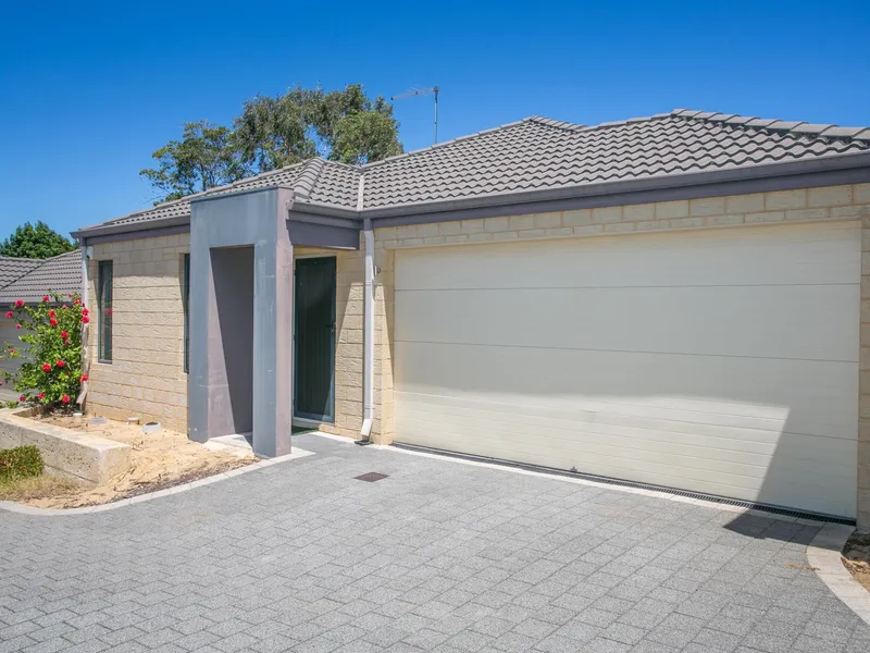 Available NOW!!! - Very well presented 3 bed, 2 bath home in convenient location