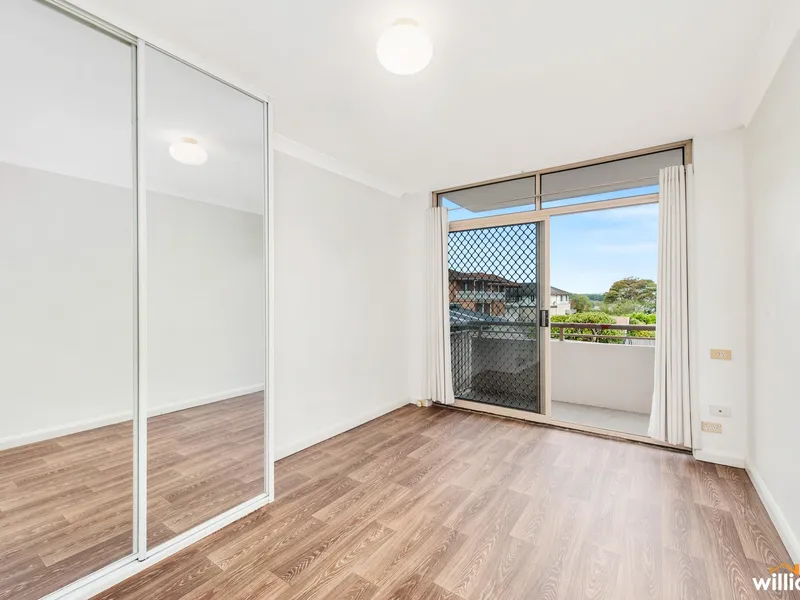 LIGHT FILLED EXECUTIVE STUDIO APARTMENT