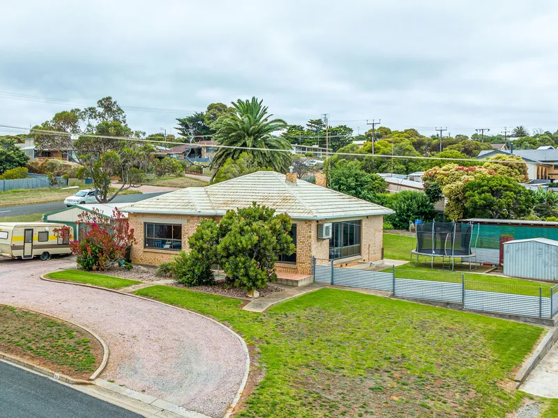 Quality Kirton Point home on corner allotment with views!