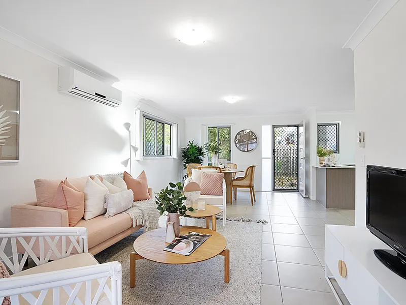 Perfectly Positioned Townhouse - Fully Painted & New Carpets