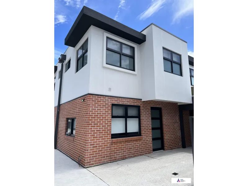 Low Maintenance Brand New 3 Bedroom Townhouse