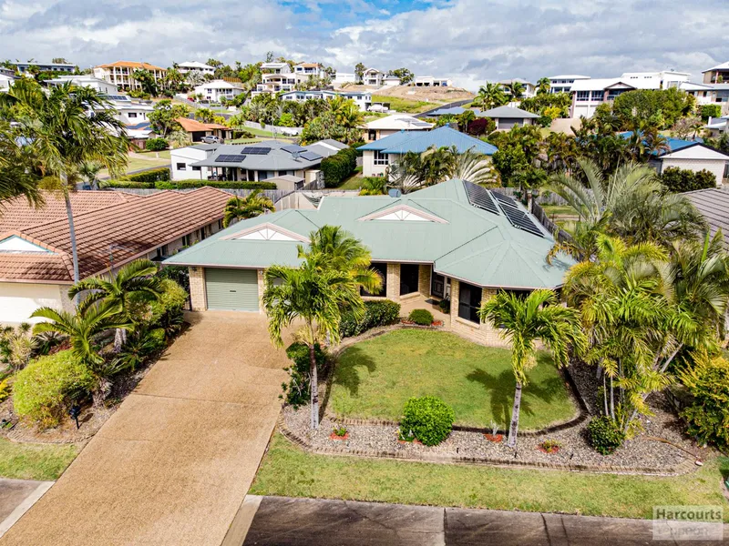 Family home with large entertaining & Pool