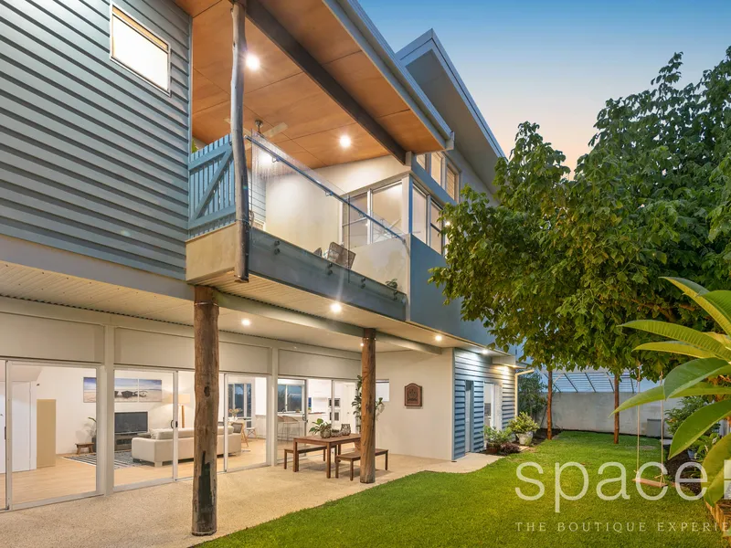 MULTI-GENERATIONAL BEACH HOME HILLTOP OCEAN VIEWS FOOTSTEPS TO WATER'S EDGE & CITY BEACH FRINGE