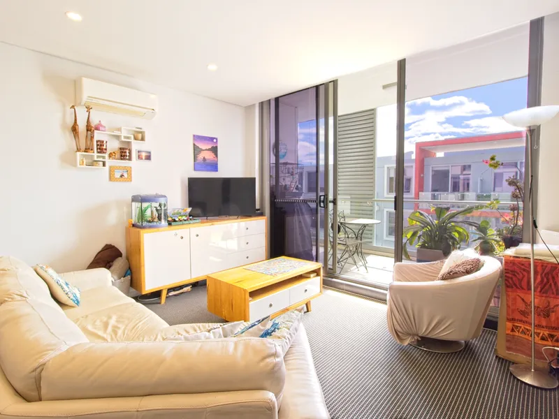 Oversized North Facing Apartment