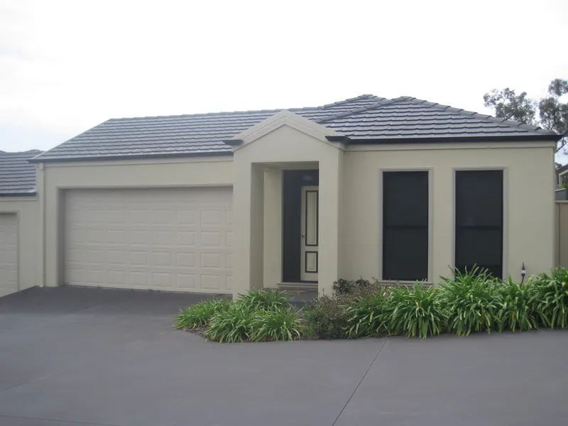 Comfortable Townhouse in Great Location