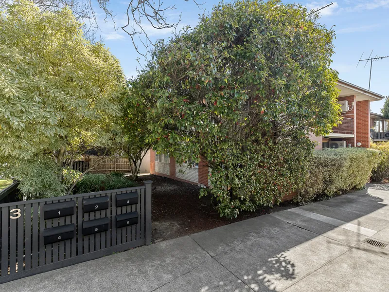 Wonderfully located within esteemed Central Park precinct.
