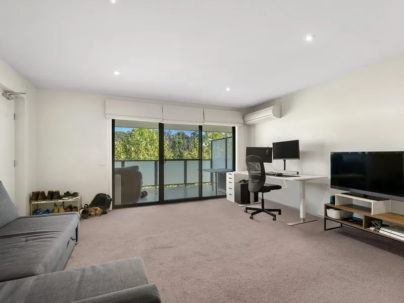 Open Plan and Light Filled!