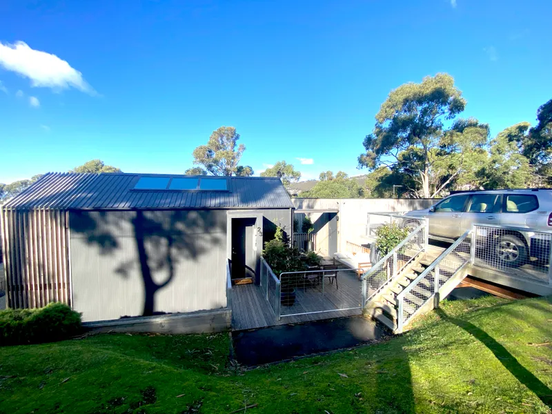 West Hobart Retreat, Fully Furnished and Equipped
