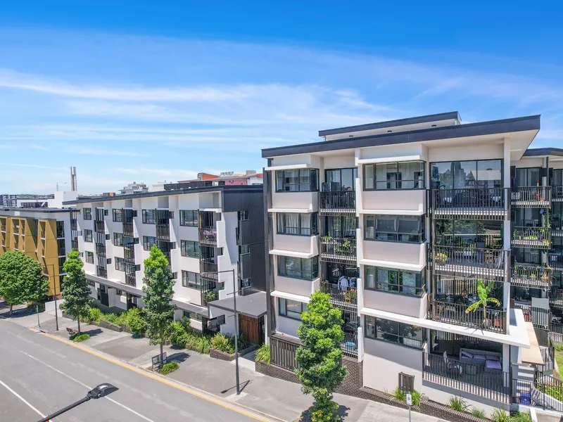 Stylish 2-bed within walking distance to Uni, bus and trains