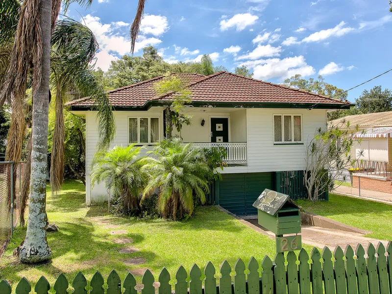 PRETTY POST-WAR ON 708SQM!