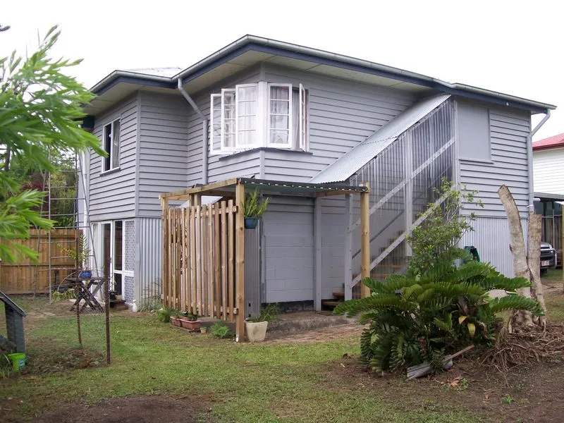 HIGH ON THE HILL TO CATCH THE BREEZE AND VIEW- Only $200,000