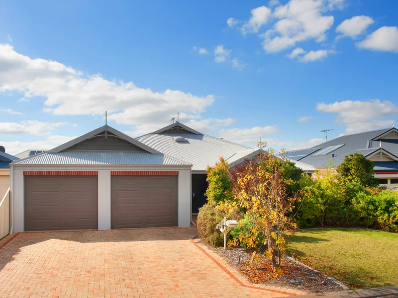 Old Broadwater Family home living