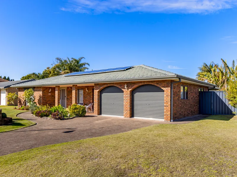 Private, peaceful Fingal Bay Living