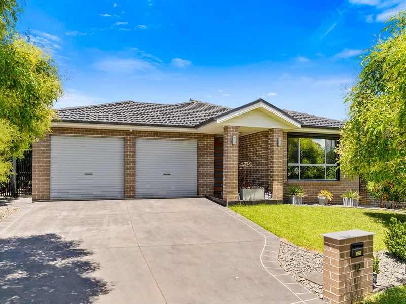 BEAUTIFUL HOME - GREAT LOCATION