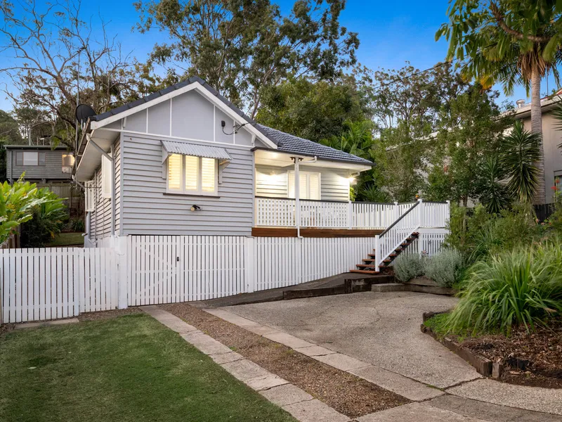 Charming, renovated home, perfect for entertainers!