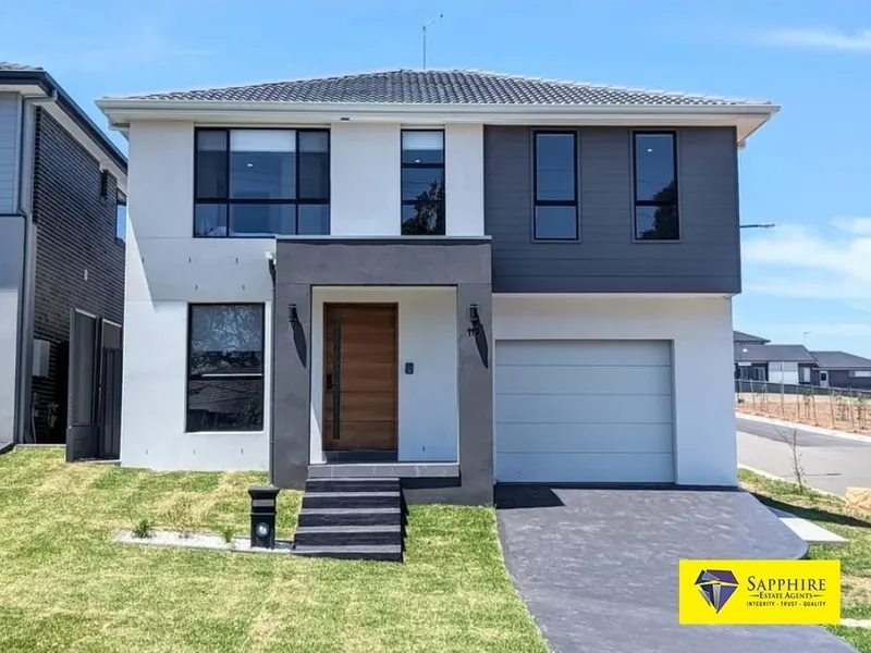 Brand new | 5 bedroom townhouse with bedroom downstairs! Premium Inclusions!!!