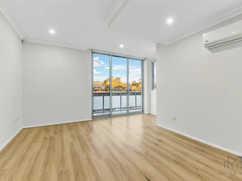 Private and Spacious 2 bedroom apartment ready for move !!!
