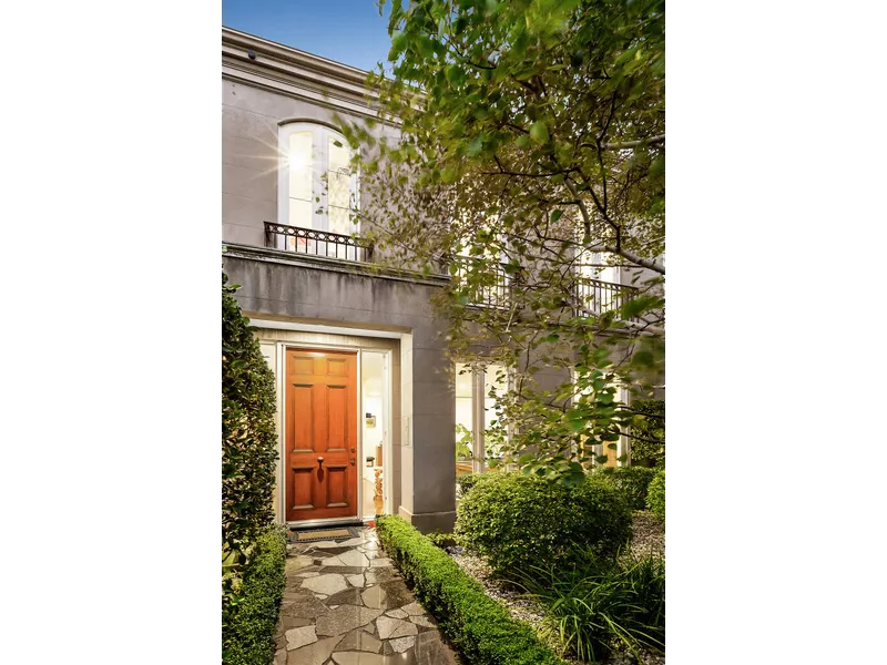 Beachside and Beautifully Appointed