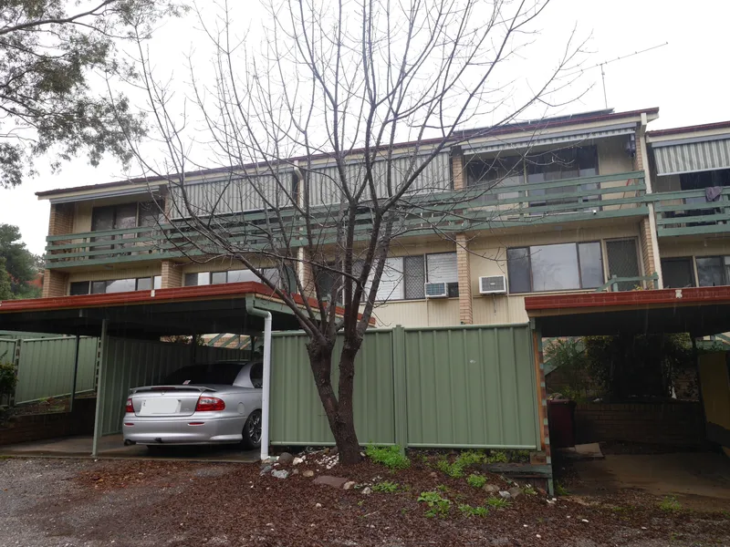 Bright Townhome in Cul-de-sac Location