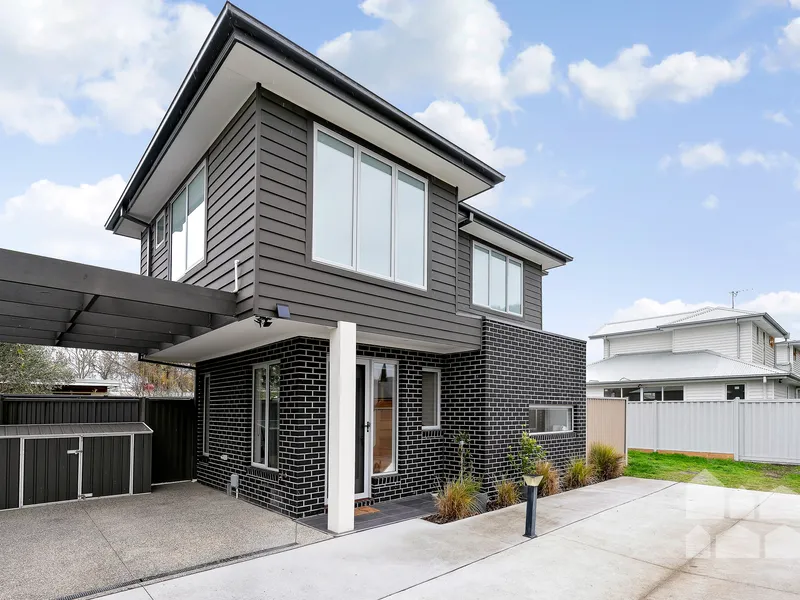 Relaxed modern living, superb lifestyle location