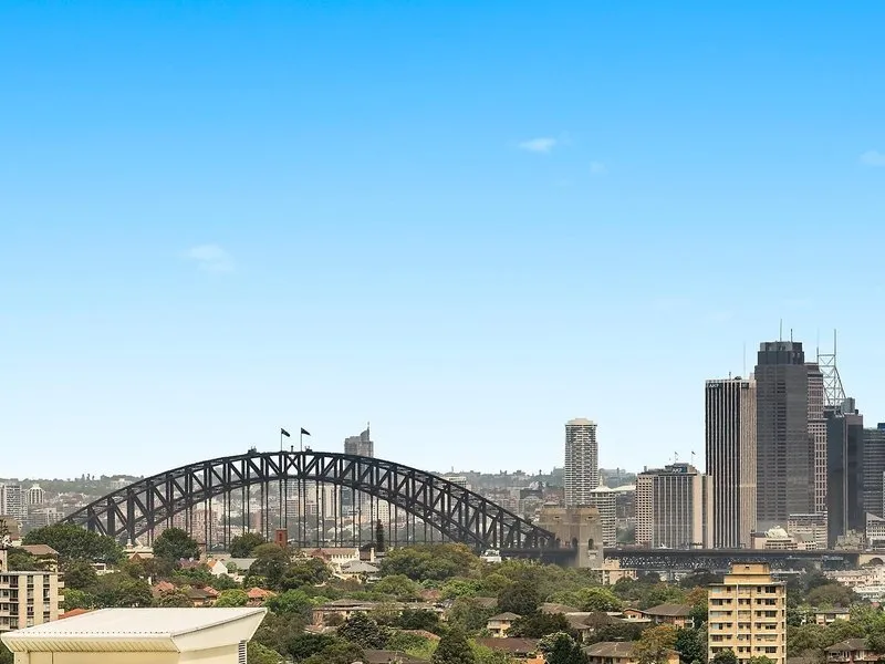 Executive Apartment with Harbour Bridge Views