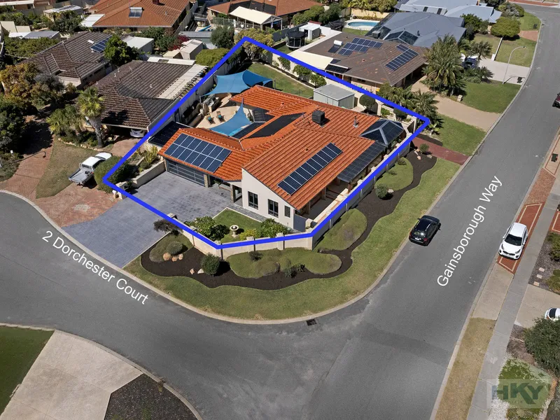 An Oasis by the Beach - Luxurious Family Living!