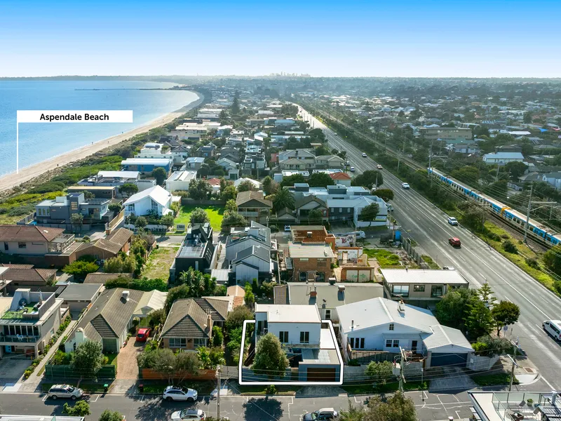 ALFRESCO BREEZES & VIEWS OF THE BAY