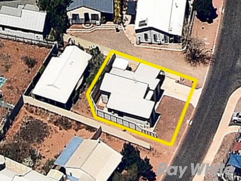 4 BED / 4 BATH HOUSE BELOW REPLACEMENT COST