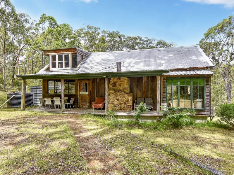 'Our Place' Rustic Cottage on 23 Magical Acres