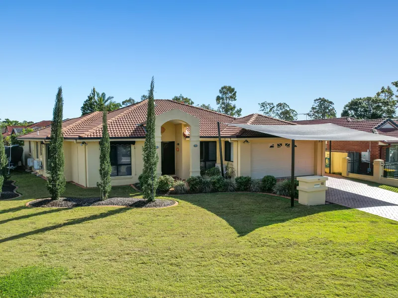 WELL DESIGNED - SPACIOUS FAMILY LIVING !!