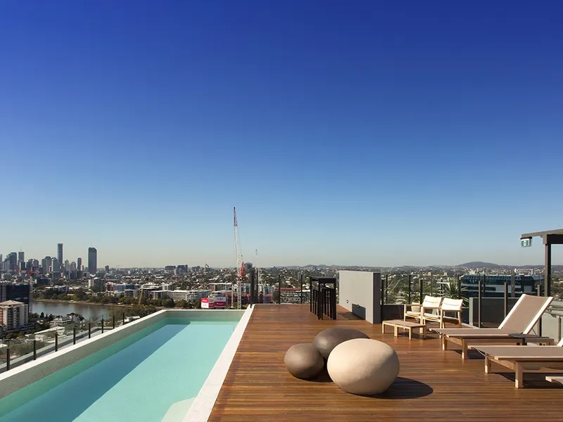 Beautiful Modern 2 bedroom unit in Toowong!