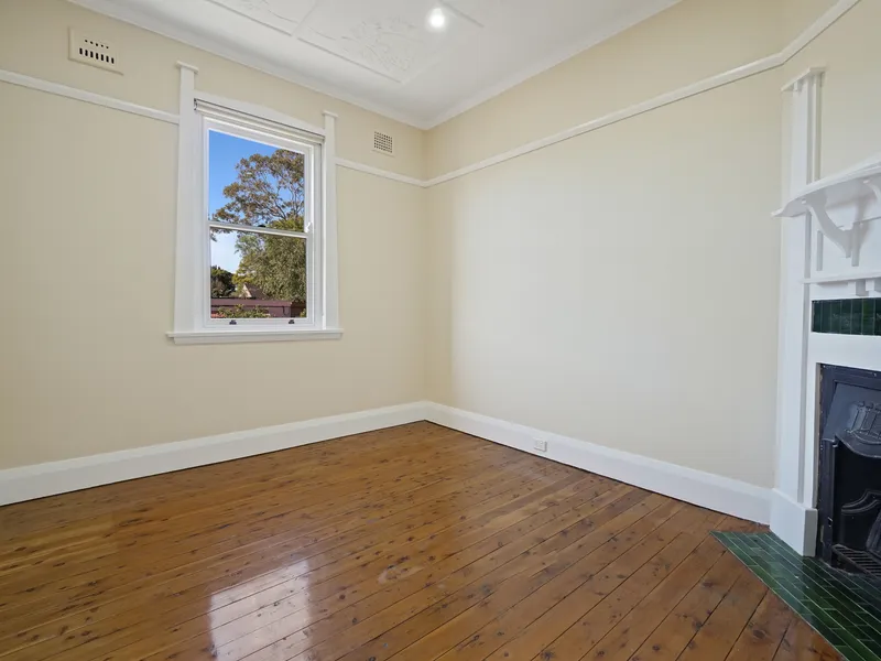 Huge one bedroom apartment in sought after location