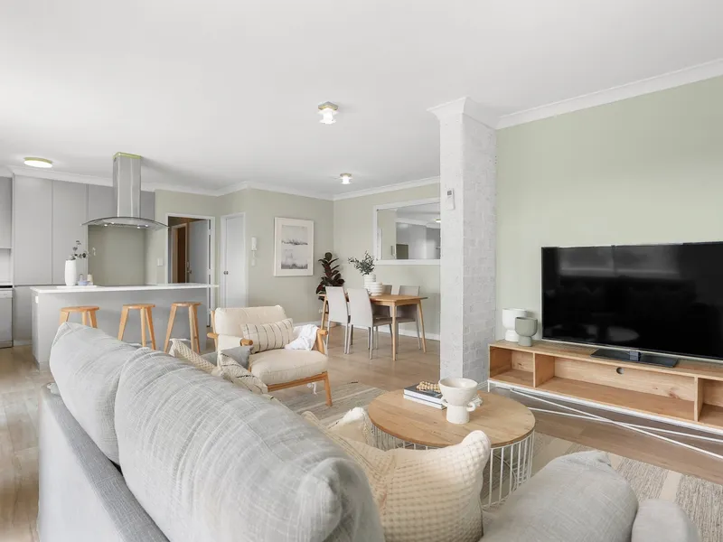 Location, Location! Rare Find!