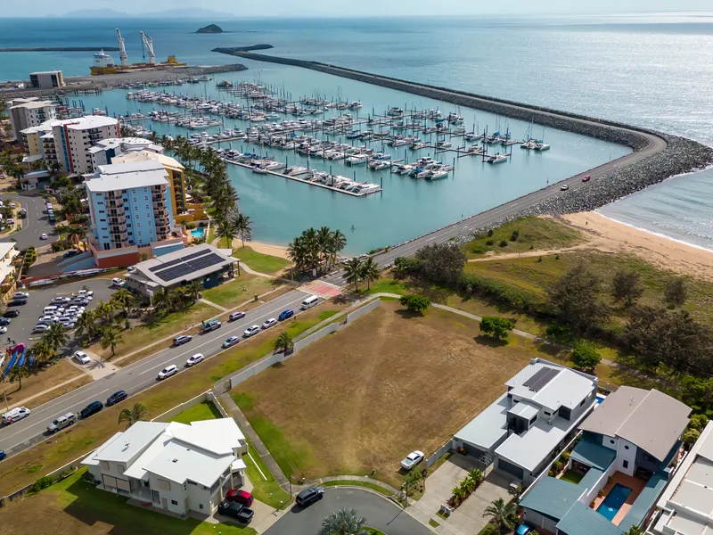 Huge Beachfront Vacant Land