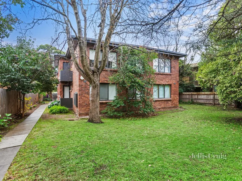 Impeccably presented ground floor convenience