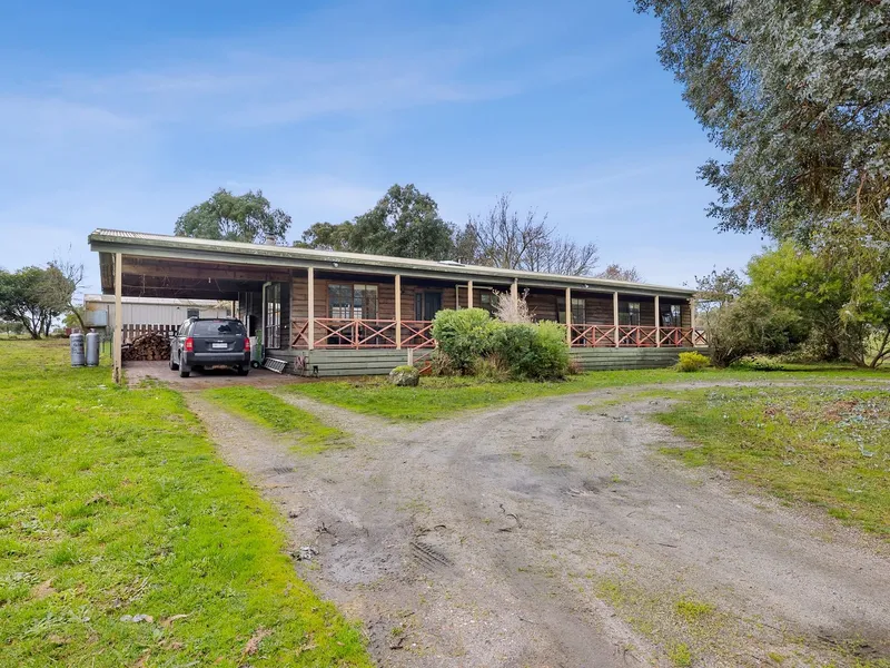 Tranquil Country Living at Snake valley