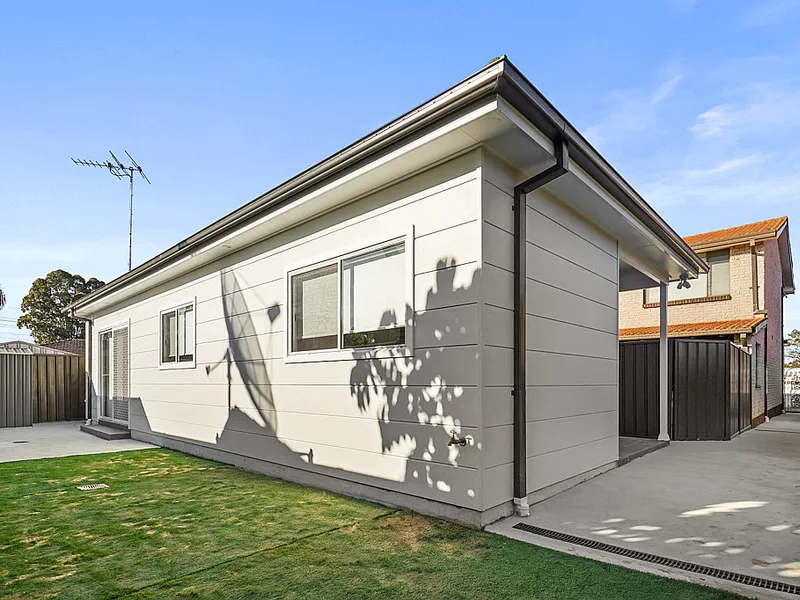 BRAND NEW GRANNY FLAT IN GREAT LOCATION